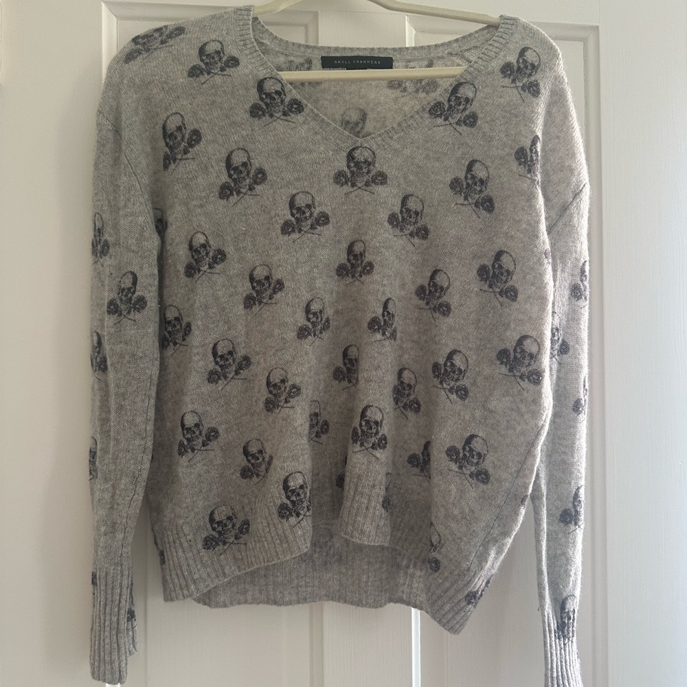 Skull Cashmere Gray Skull Rose Sweater XS